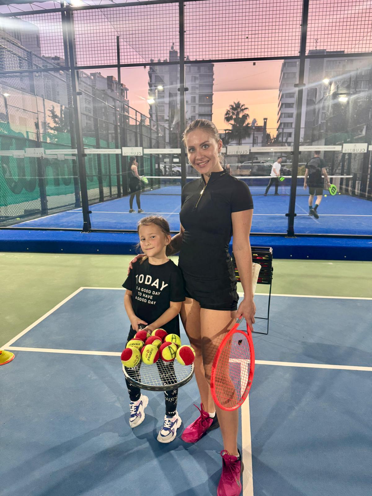 Tennis court session